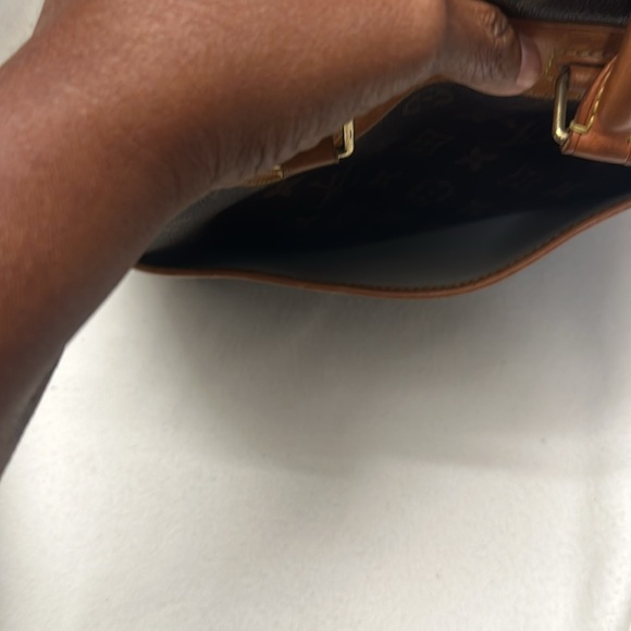 Louis Vuitton trouville authenticated with COA code mi0035 - Picture 3 of 7